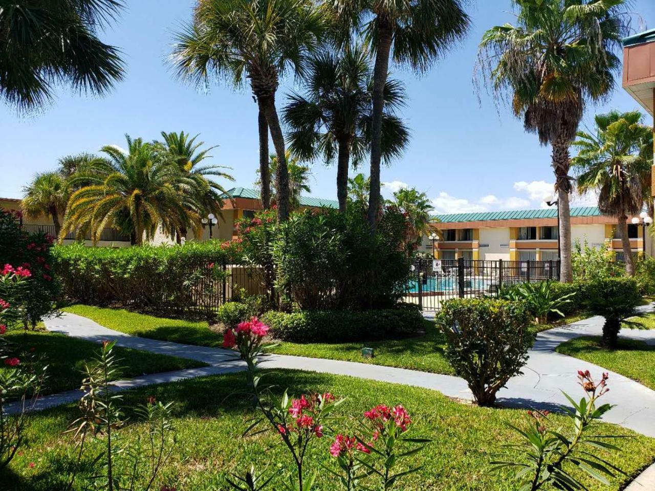 Garnet Inn & Suites Orlando Eksteriør billede