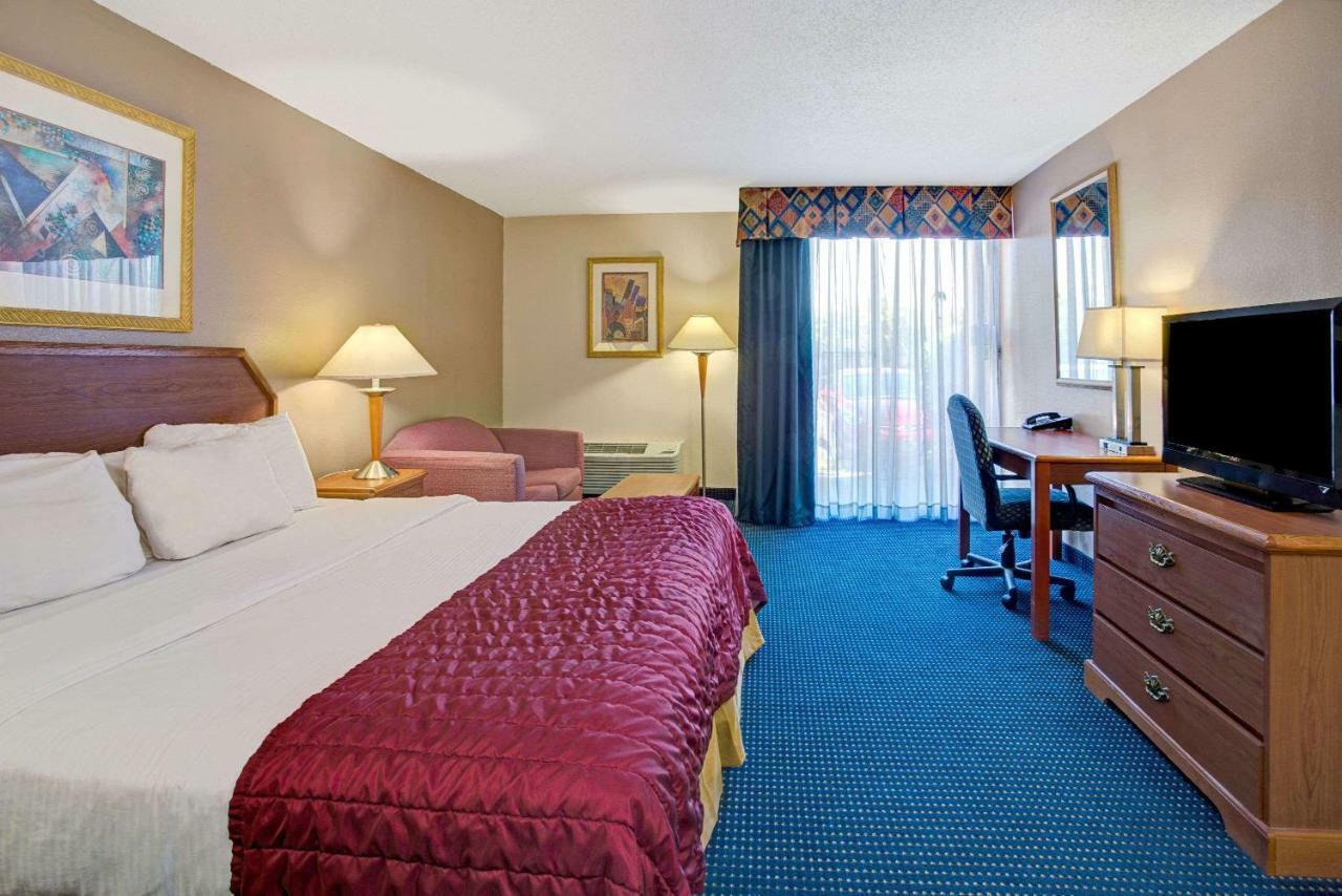 Garnet Inn & Suites Orlando Eksteriør billede